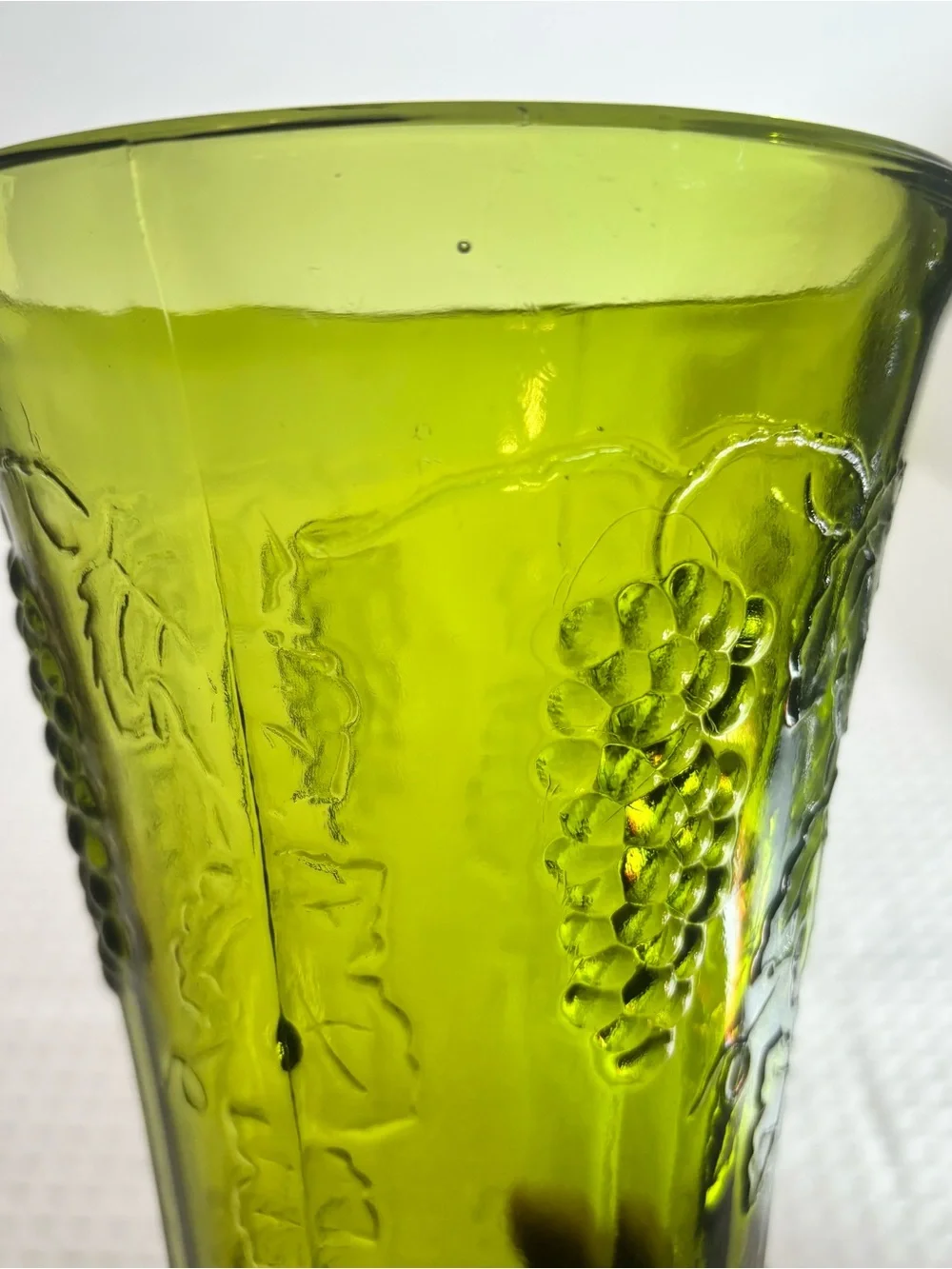 VTG Indiana Glass Avocado Green Harvest Grape Footed Pedestal Vase